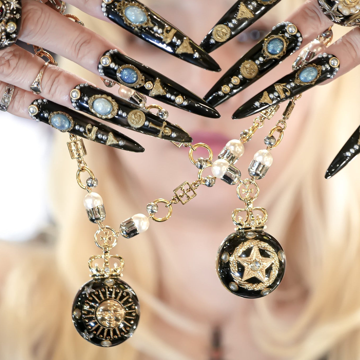 Oracle Sphere Necklace - White × Gold × Silver
