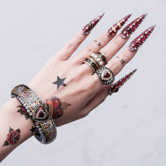 Celestial Queen Heart - Black