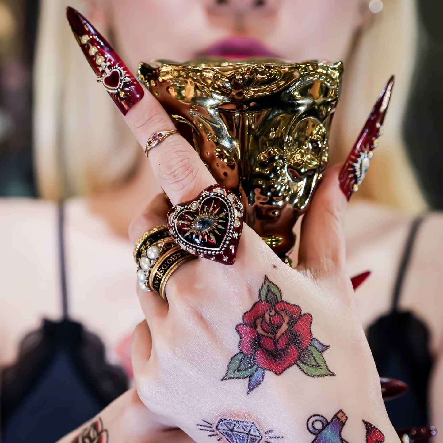 Deep Red Heart Eye Ring - Red × Black / #13