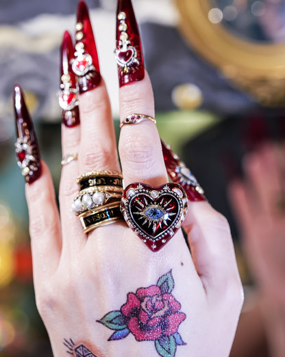 Deep Red Heart Eye Ring - Red × Black / #13
