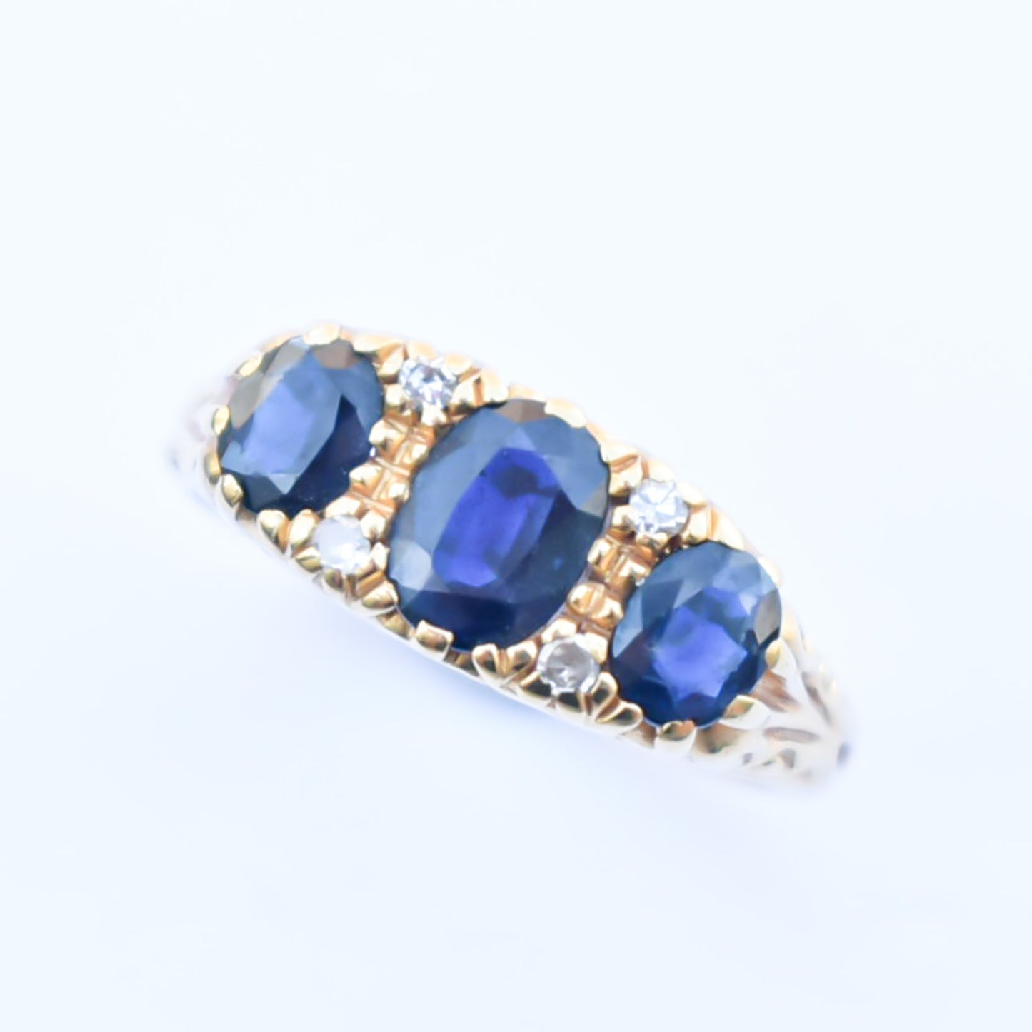 BLUE SAPPHIRE RING / DIAMOND / UK / 18KYG / #12