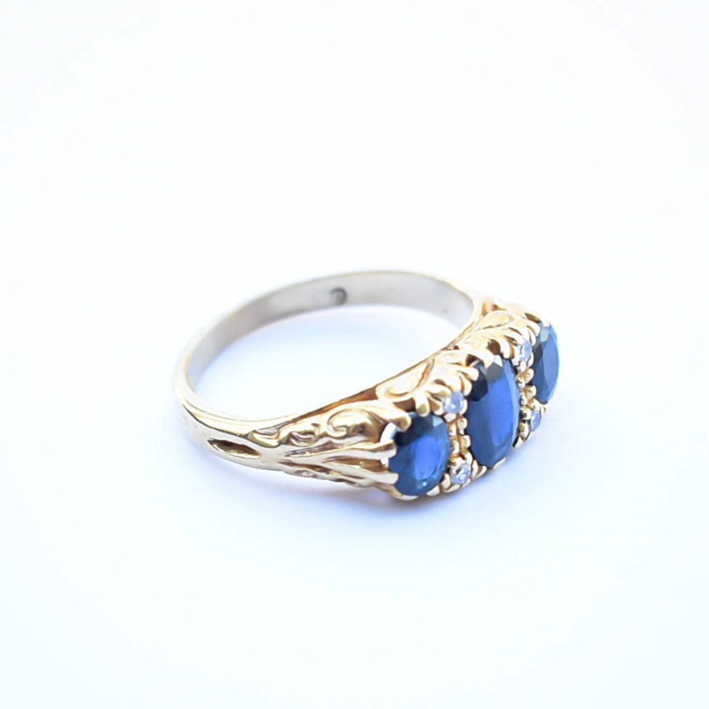 BLUE SAPPHIRE RING / DIAMOND / UK / 18KYG / #12