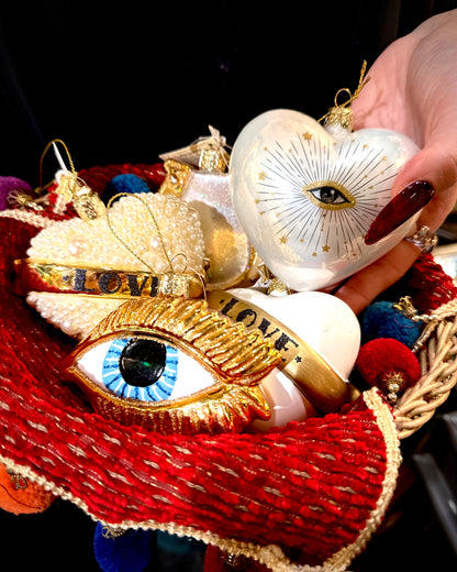 ORNAMENTS / WHITE HEART EYE / Netherlands