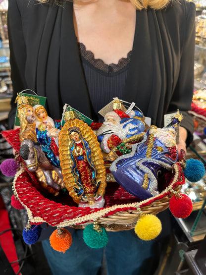 XMAS ORNAMENTS / SANTA IN SLEIGH / USA