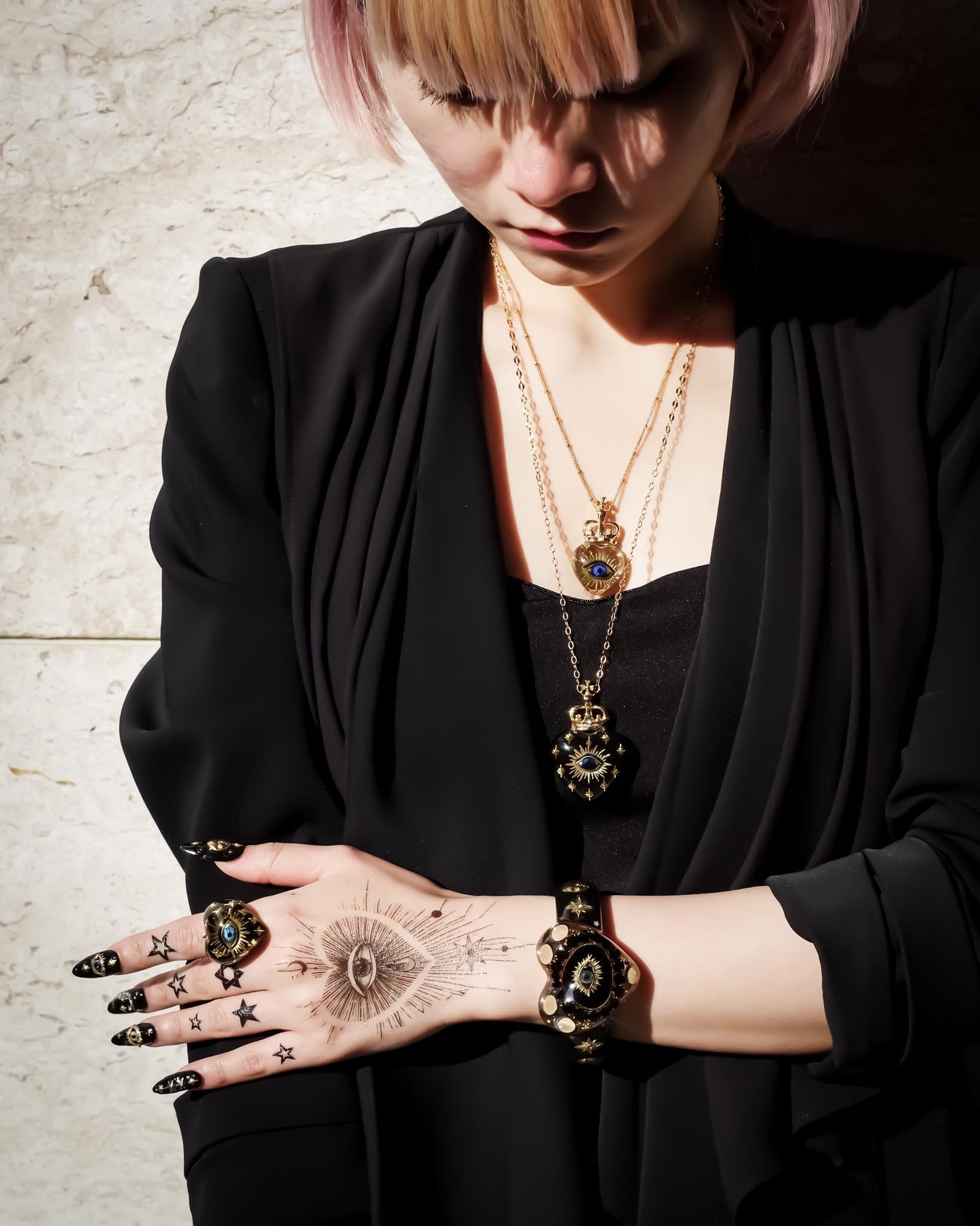 EYE BIG HEART NECKLACE / BLACK