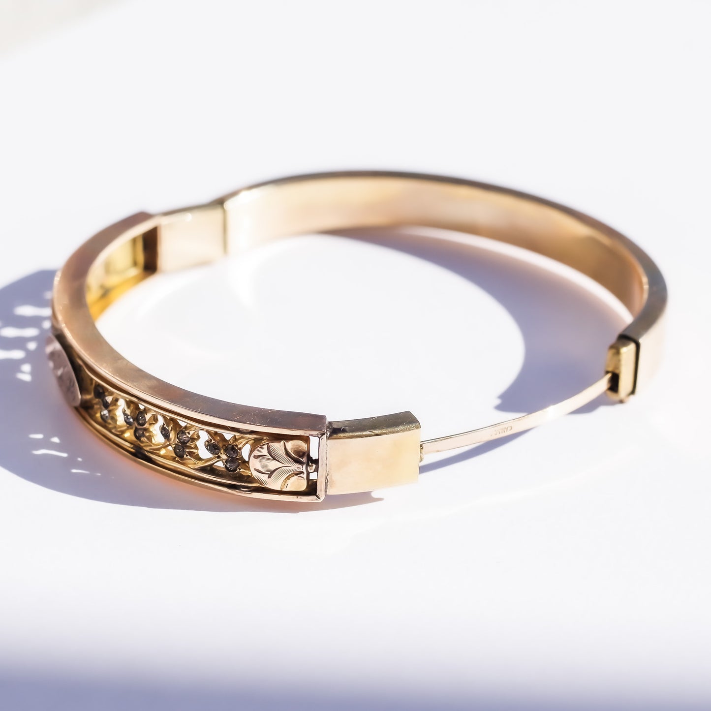 ANTIQUE BANGLE / USA / ALPHABET  / 14KGF