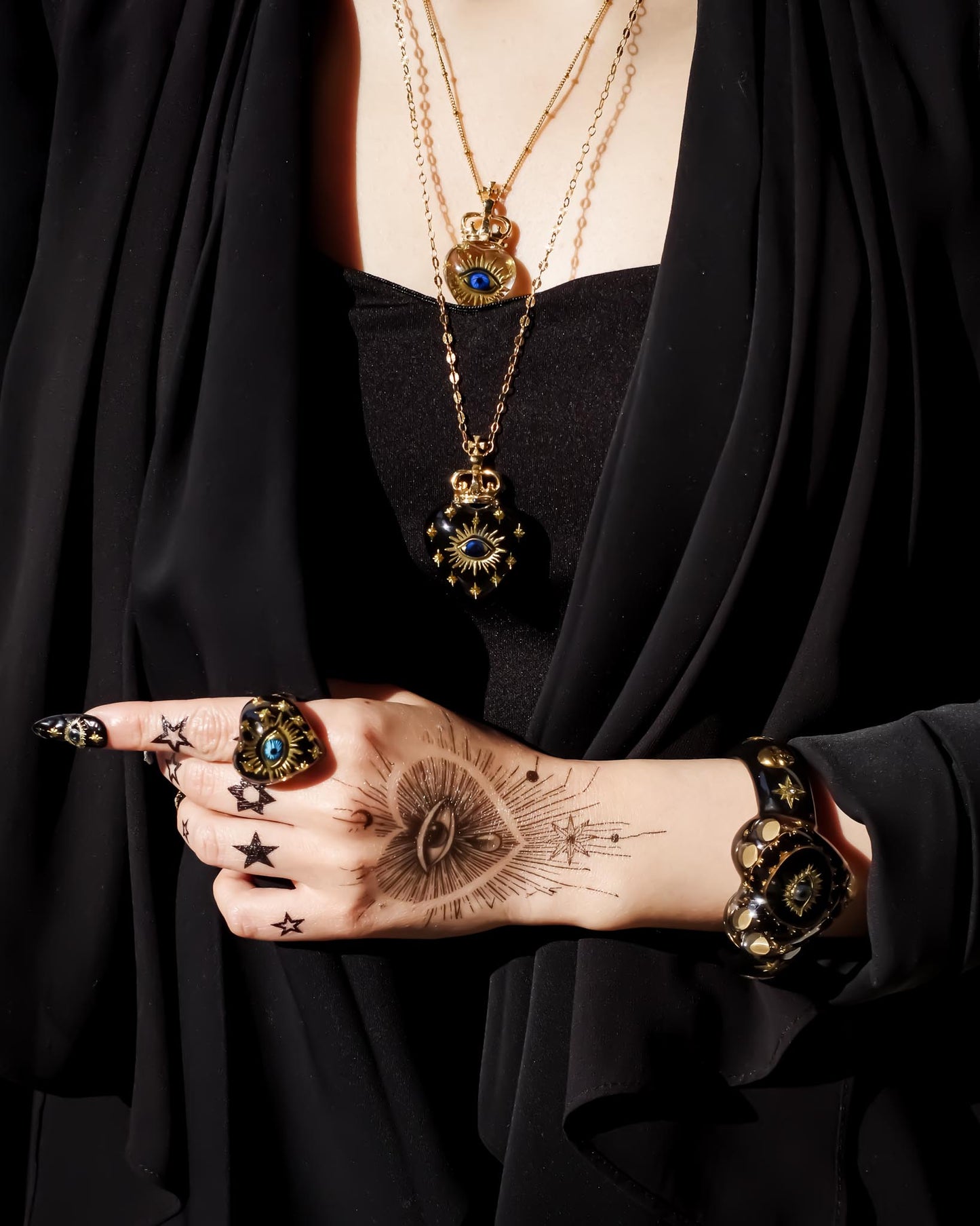 EYE BIG HEART NECKLACE / BLACK