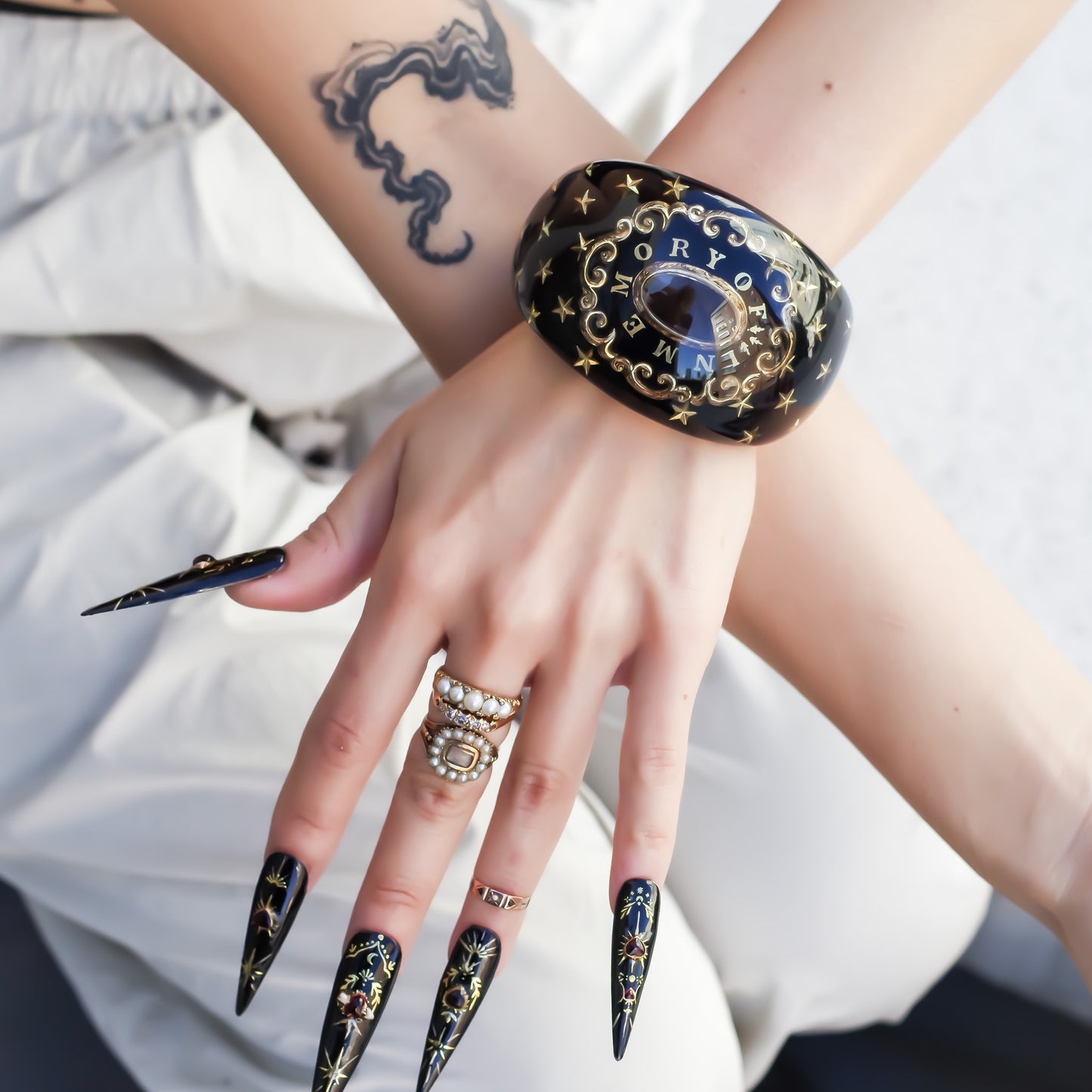 MOURNING BRACELET / BLACK / IN MEMORY OF
