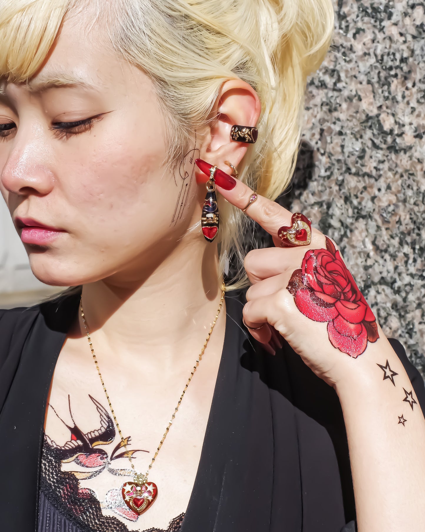 MAGICAL EARRINGS / DROP / BLACK