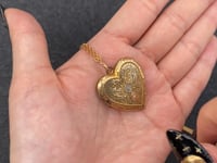 SWEETHEART NECKLACE / LOCKET / VICTRIAN
