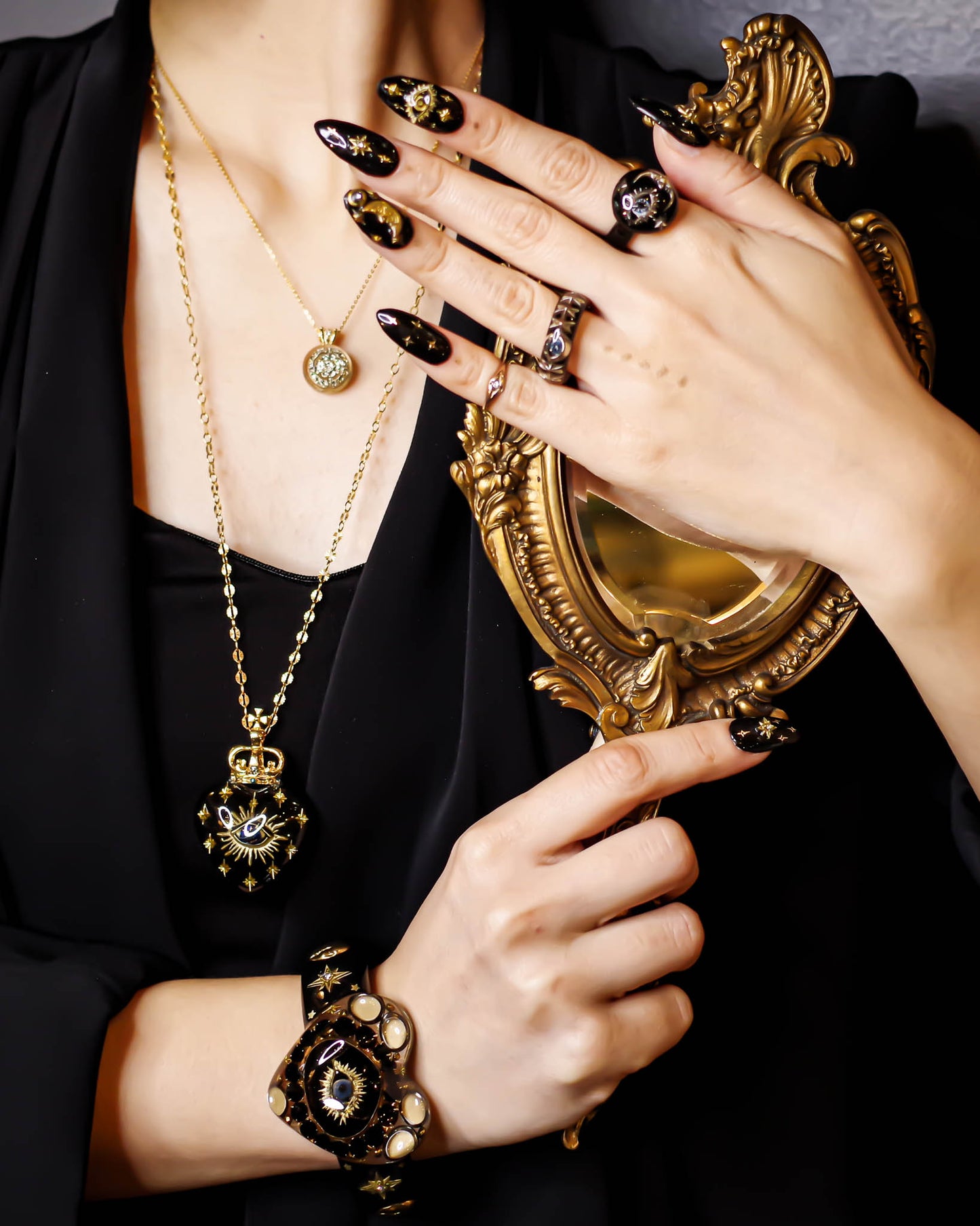 EYE BIG HEART NECKLACE / BLACK