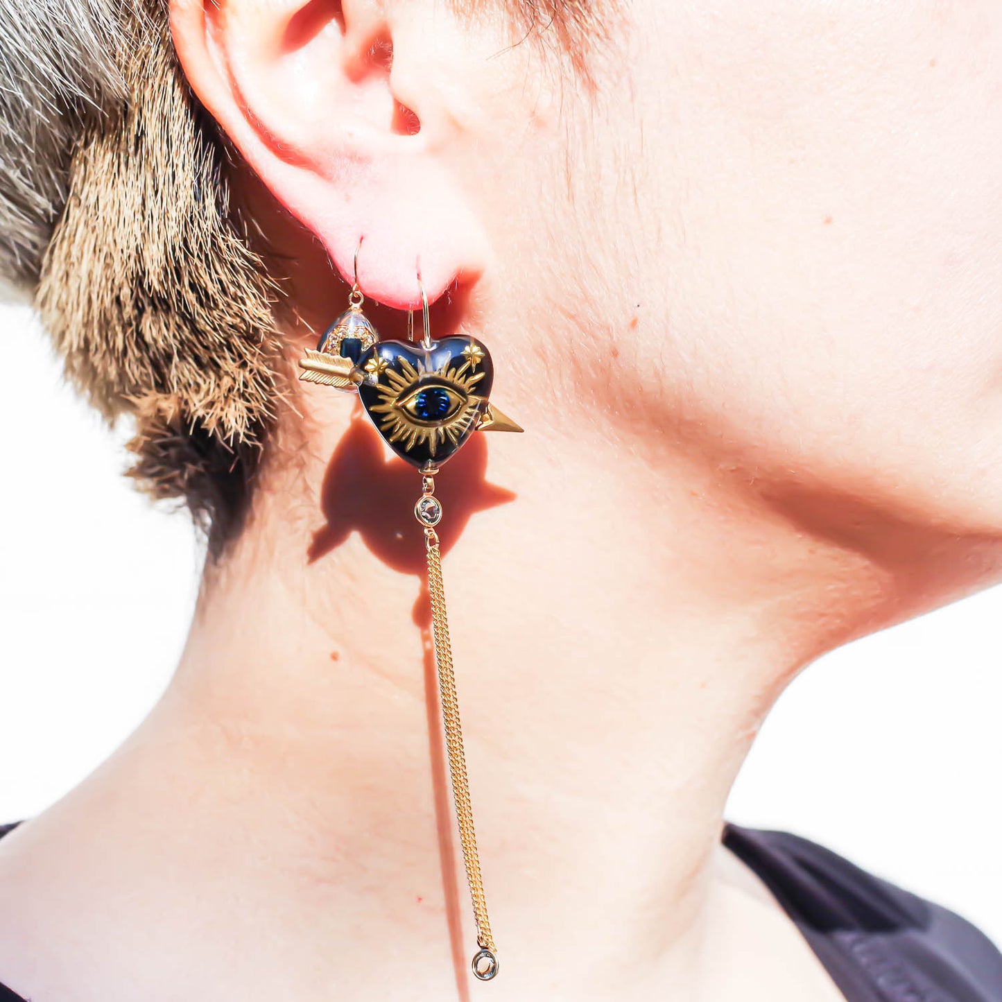 EYE CUPID EARRING / HEART / BLACK / 1P
