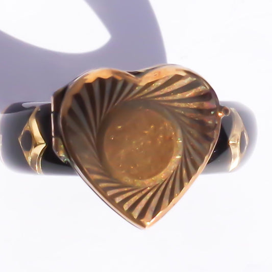 HEART LOCKET RING / UK 4 / 9K / #11